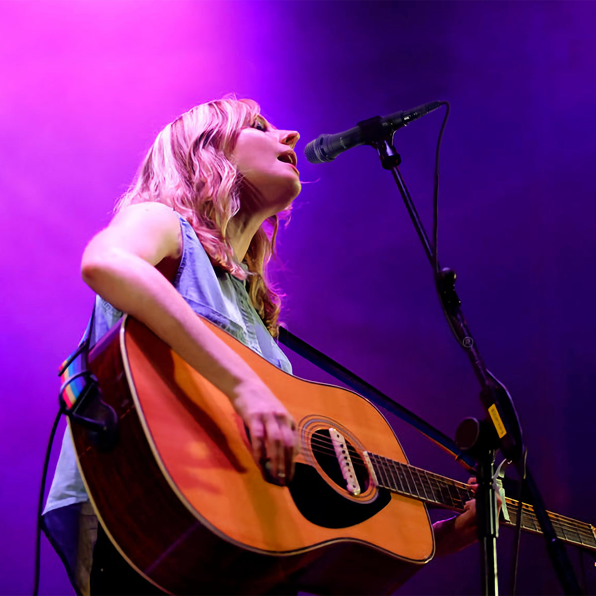 FIFINE K8 dynamic cardioid handheld microphone with 19ft cable