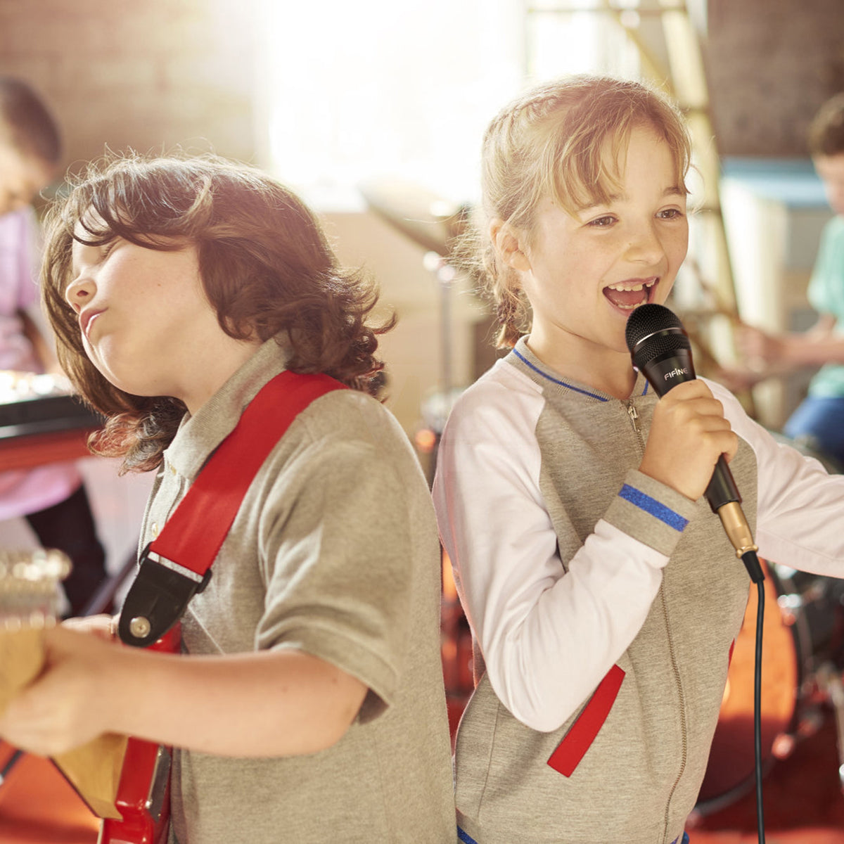 FIFINE K6 dynamic cardioid handheld microphone with XLR to 1/4-inch cable